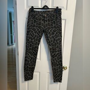 Mother, The Looker-Paw